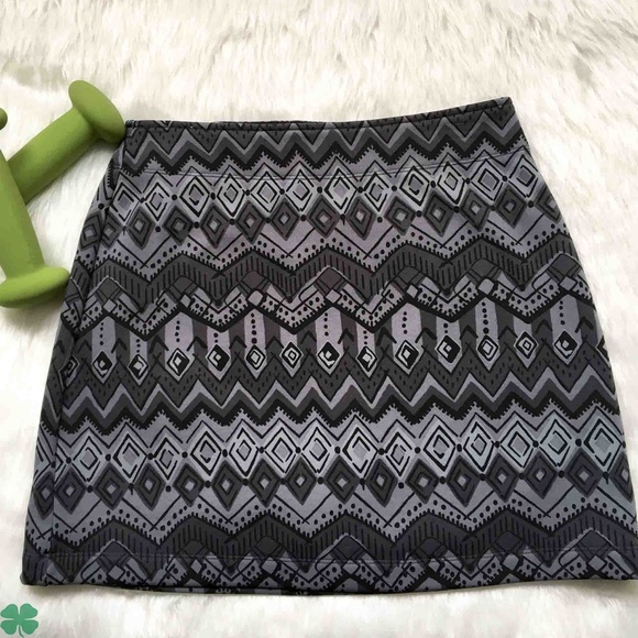 Athleta Stretch Tech Fleece Mini Skirt Size XS - Picture 3 of 10